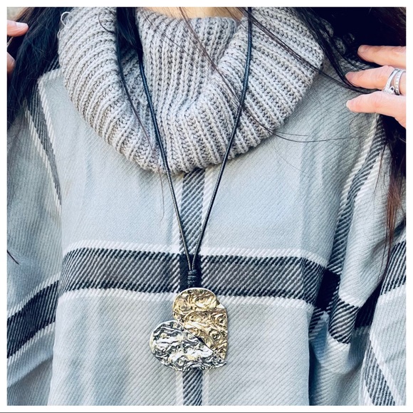 Black leather chain 2 tone dropped Heart ❤️ - Picture 2 of 4